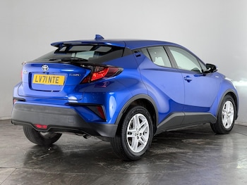 Used Toyota C-HR 2021 for sale - 77332101: Photo