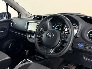 Used Toyota Yaris 2020 for sale - 79681279: Photo