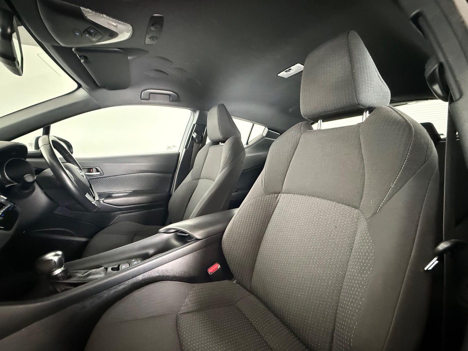 Used Toyota C-HR 2018 for sale - 77246806: Photo 11