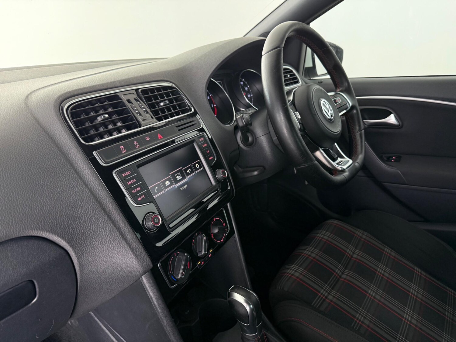 Used Volkswagen Polo 2016 for sale - 77790124: Photo 12