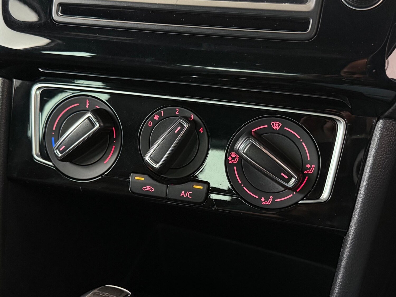 Used Volkswagen Polo 2016 for sale - 77790124: Photo 29