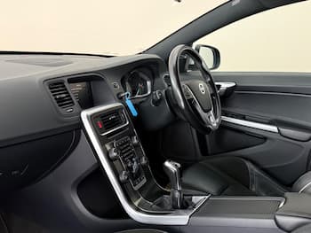 Used Volvo V60 2017 for sale - 79712702: Photo