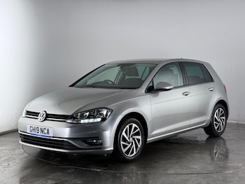 Used Volkswagen Golf 2019 for sale - 77054017: Photo