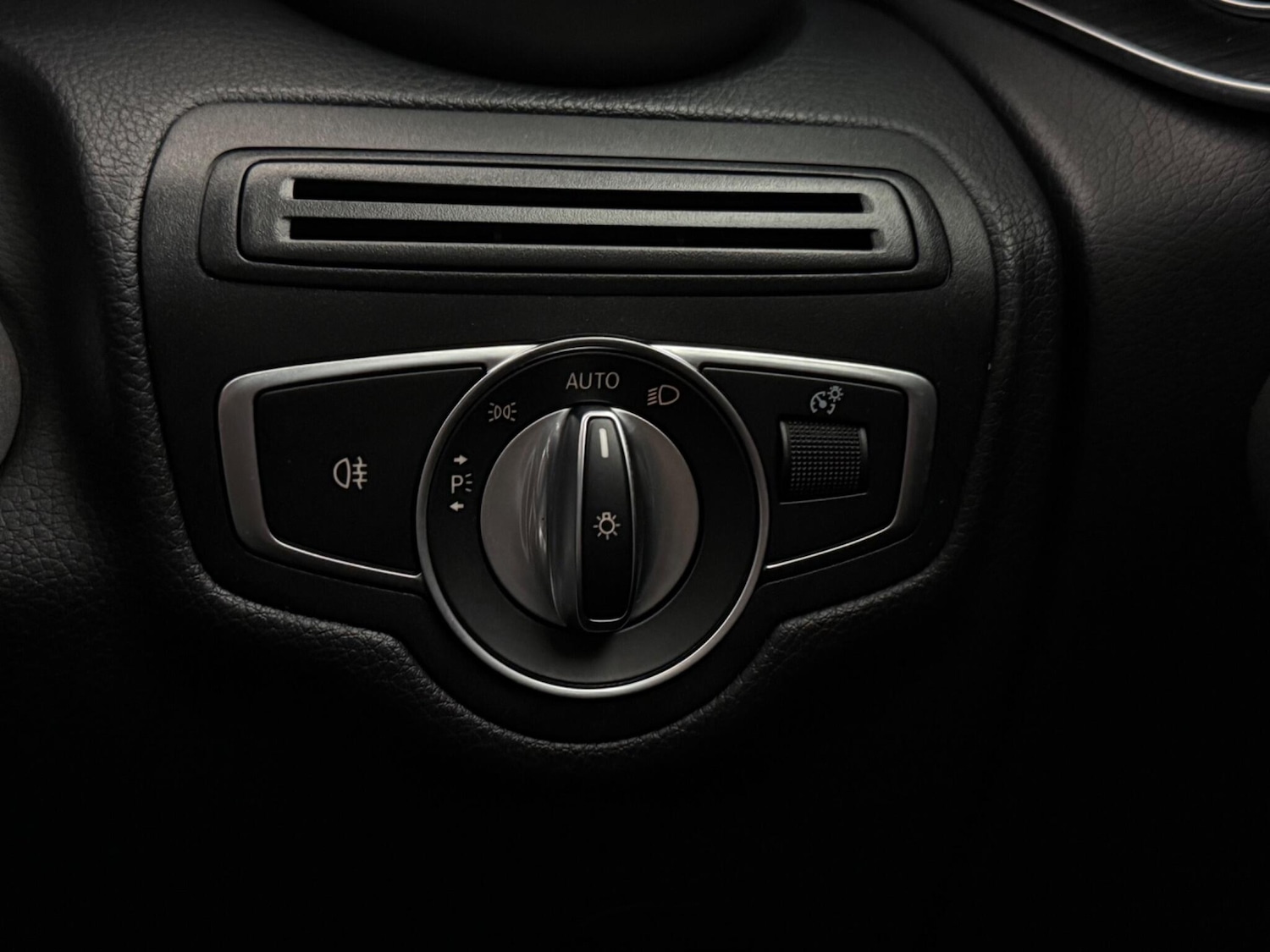 Used Mercedes-Benz GLC 2019 for sale - 78132066: Photo 24