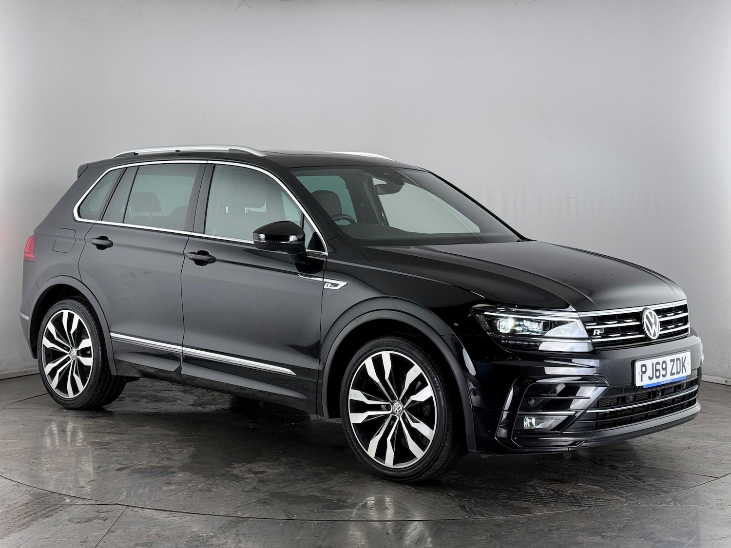 Used Volkswagen Tiguan 2019 for sale - 76467184: Photo 1