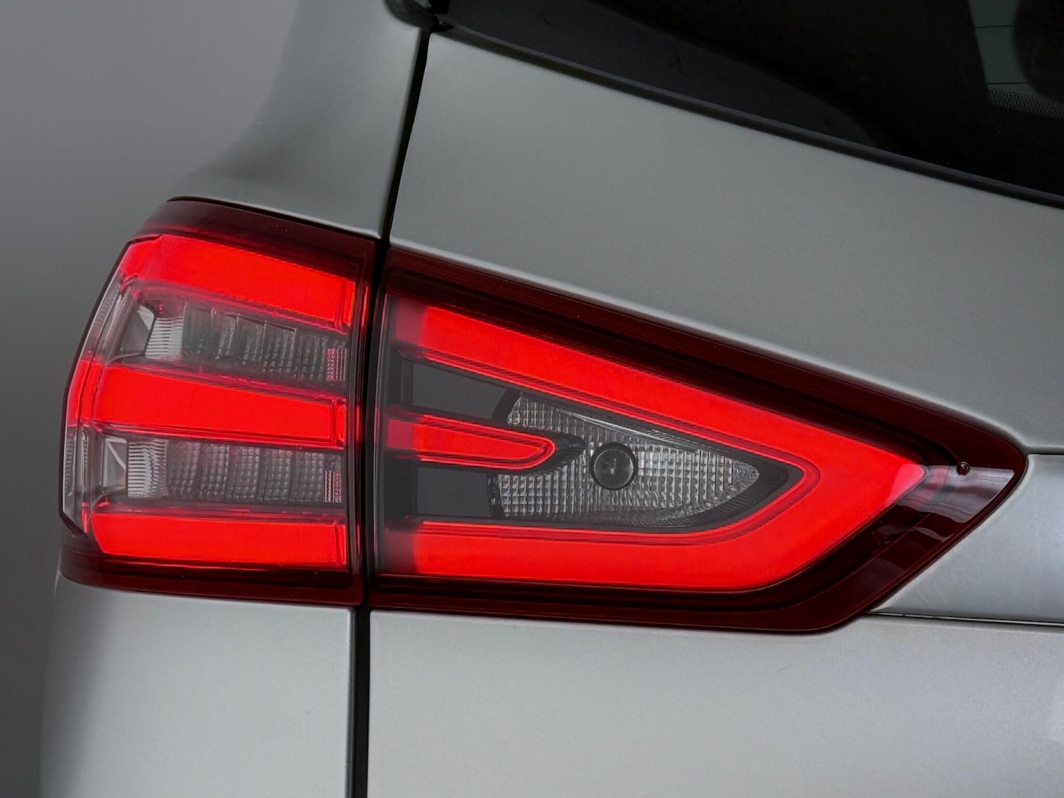 Used Ford S-Max 2023 for sale - 77332181: Photo 9