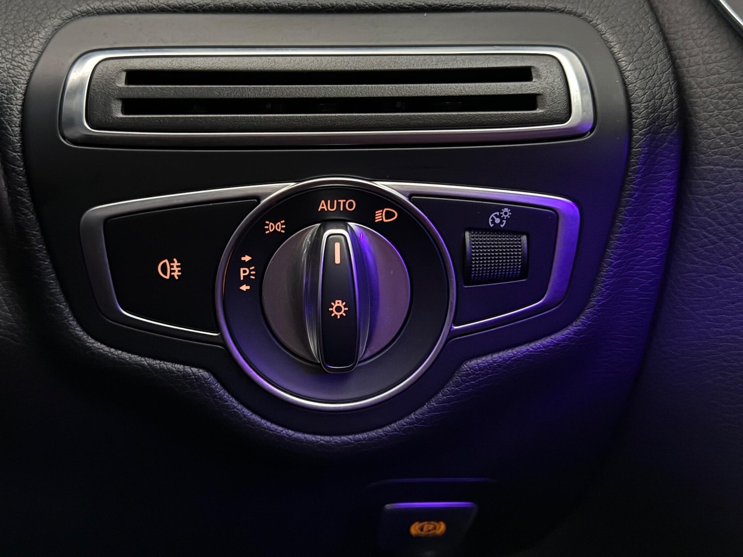 Used Mercedes-Benz C Class 2020 for sale - 77222719: Photo 29