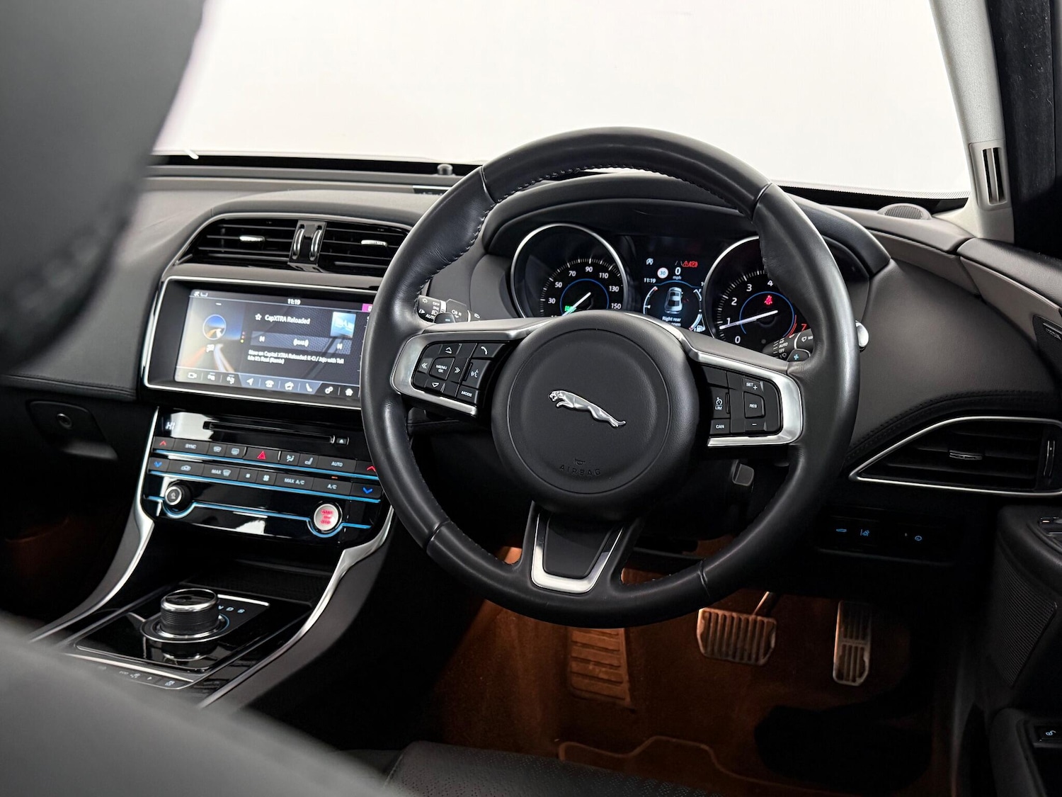 Used Jaguar XE 2018 for sale - 77221900: Photo 17