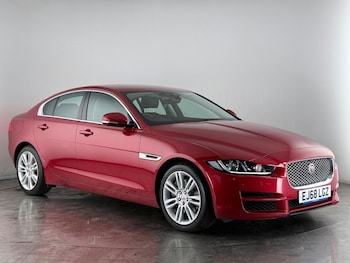 Used Jaguar XE 2018 for sale - 77221900: Photo