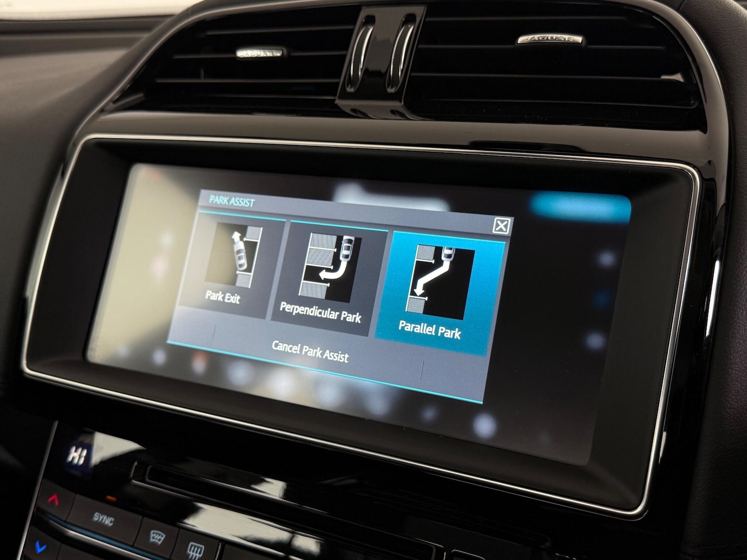 Used Jaguar XE 2018 for sale - 77221900: Photo 23