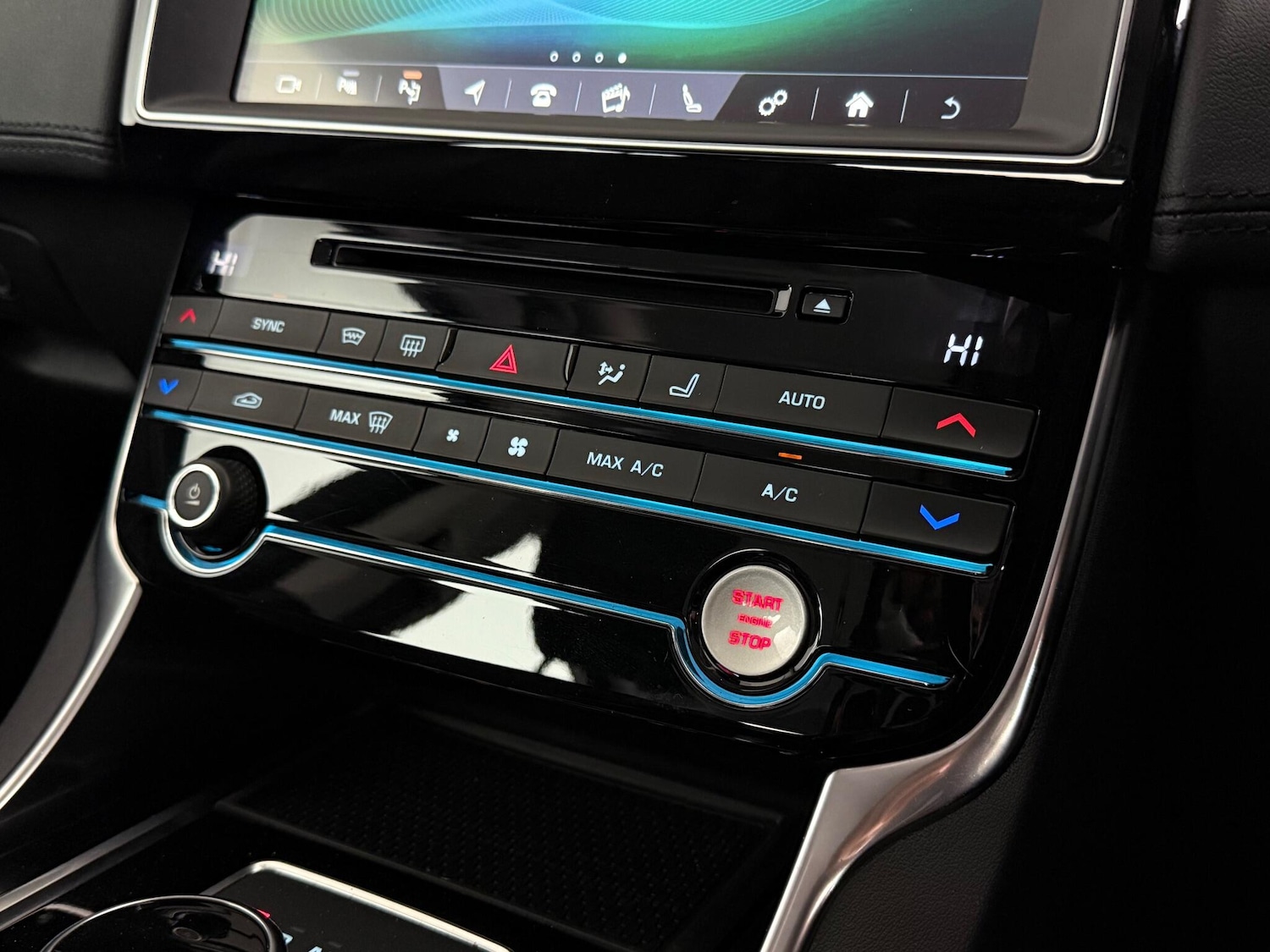 Used Jaguar XE 2018 for sale - 77221900: Photo 31