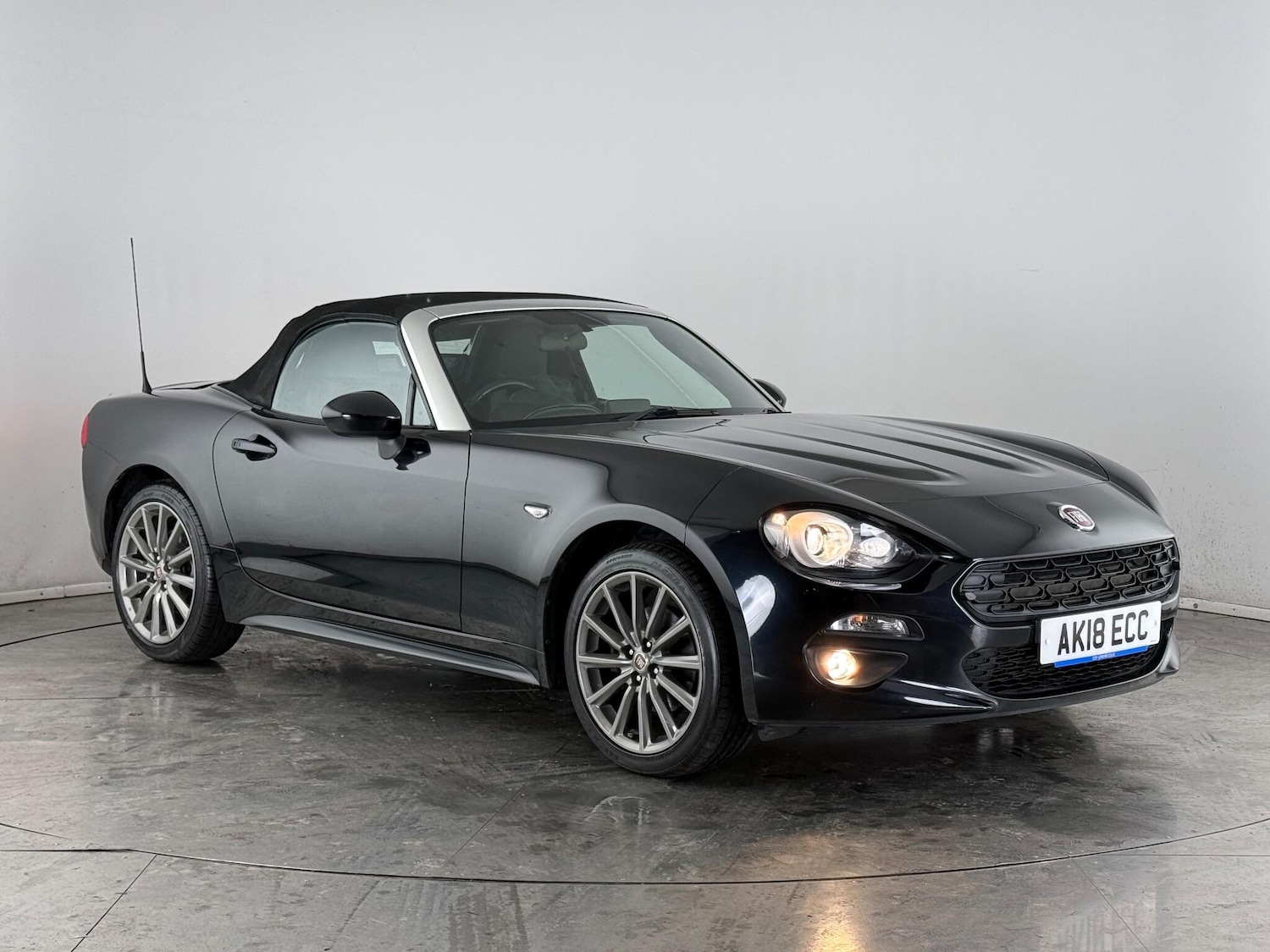 Used Fiat 124 Spider 2018 for sale - 77183131: Photo 5