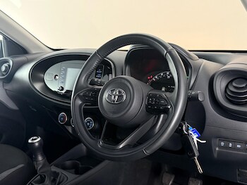 Used Toyota Aygo X 2023 for sale - 78602195: Photo