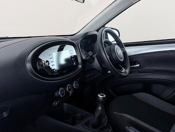 Used Toyota Aygo X 2023 for sale - 78602195: Photo