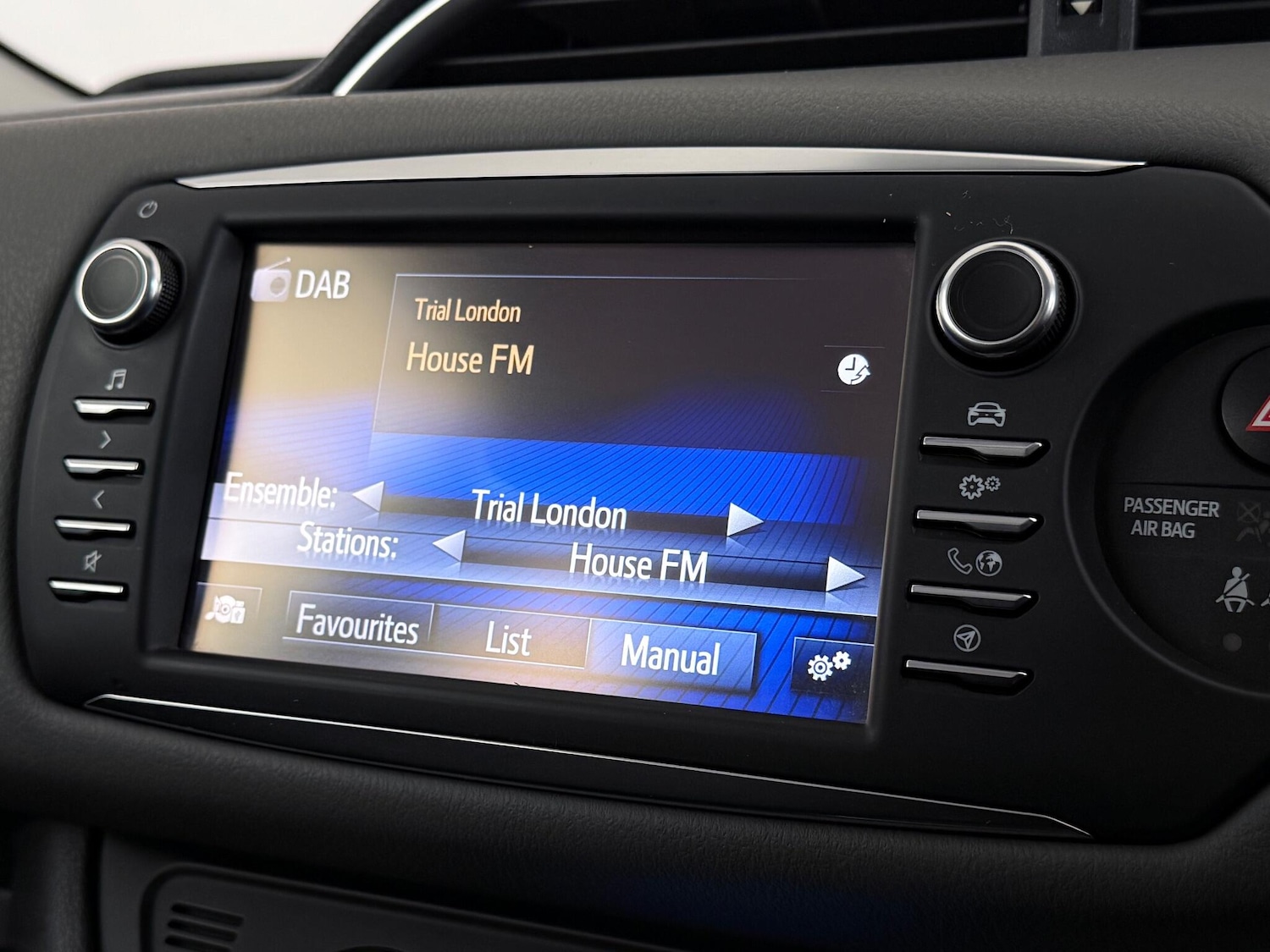 Used Toyota Yaris 2017 for sale - 77217338: Photo 23