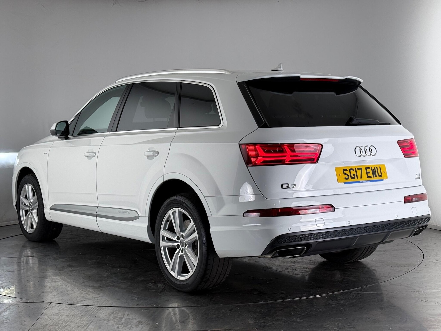 Used Audi Q7 2017 for sale - 77260331: Photo 4