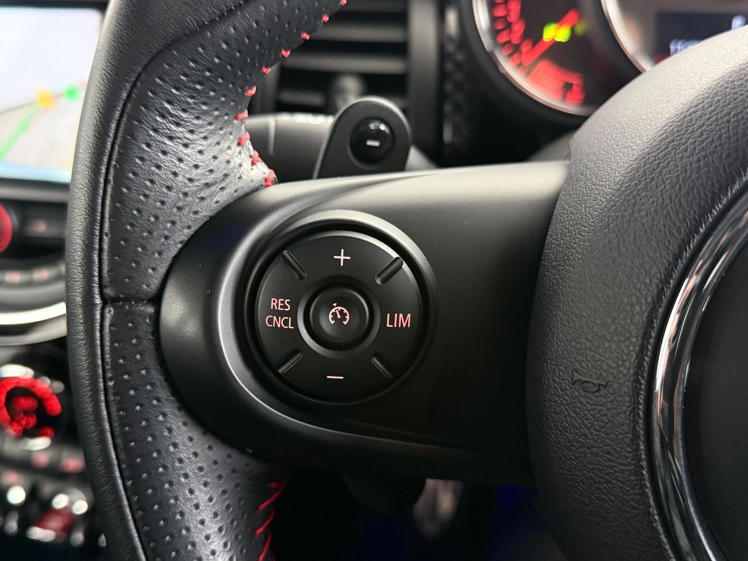 Used MINI Hatch 2019 for sale - 76801492: Photo 21