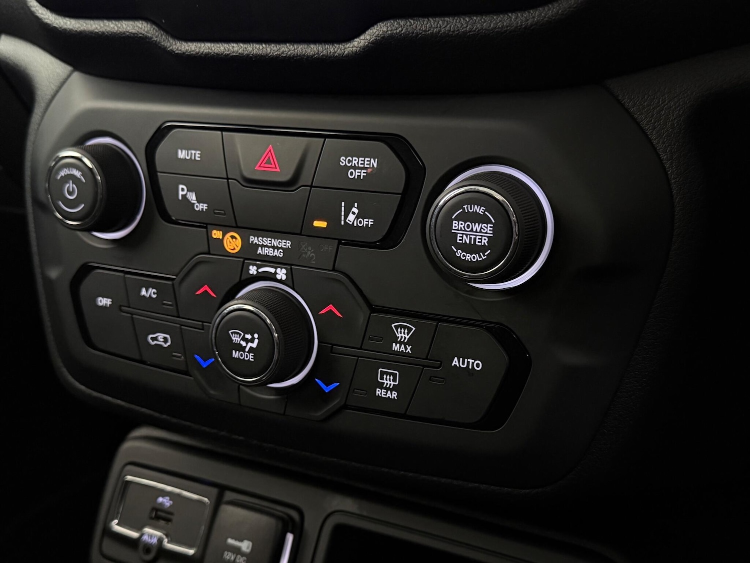 Used Jeep Renegade 2020 for sale - 76467424: Photo 36