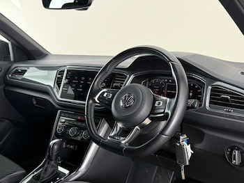Used Volkswagen T-Roc 2020 for sale - 79546775: Photo