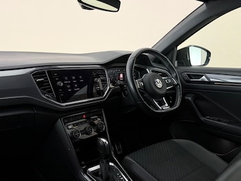 Used Volkswagen T-Roc 2020 for sale - 79546775: Photo
