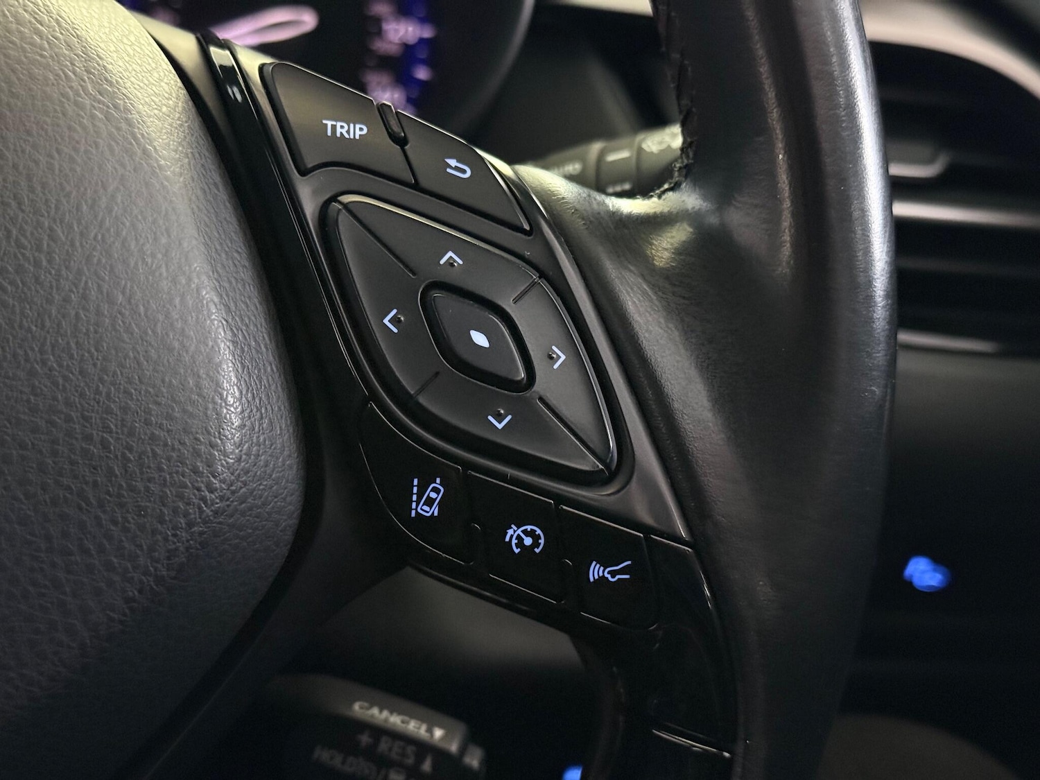 Used Toyota C-HR 2018 for sale - 77182550: Photo 18