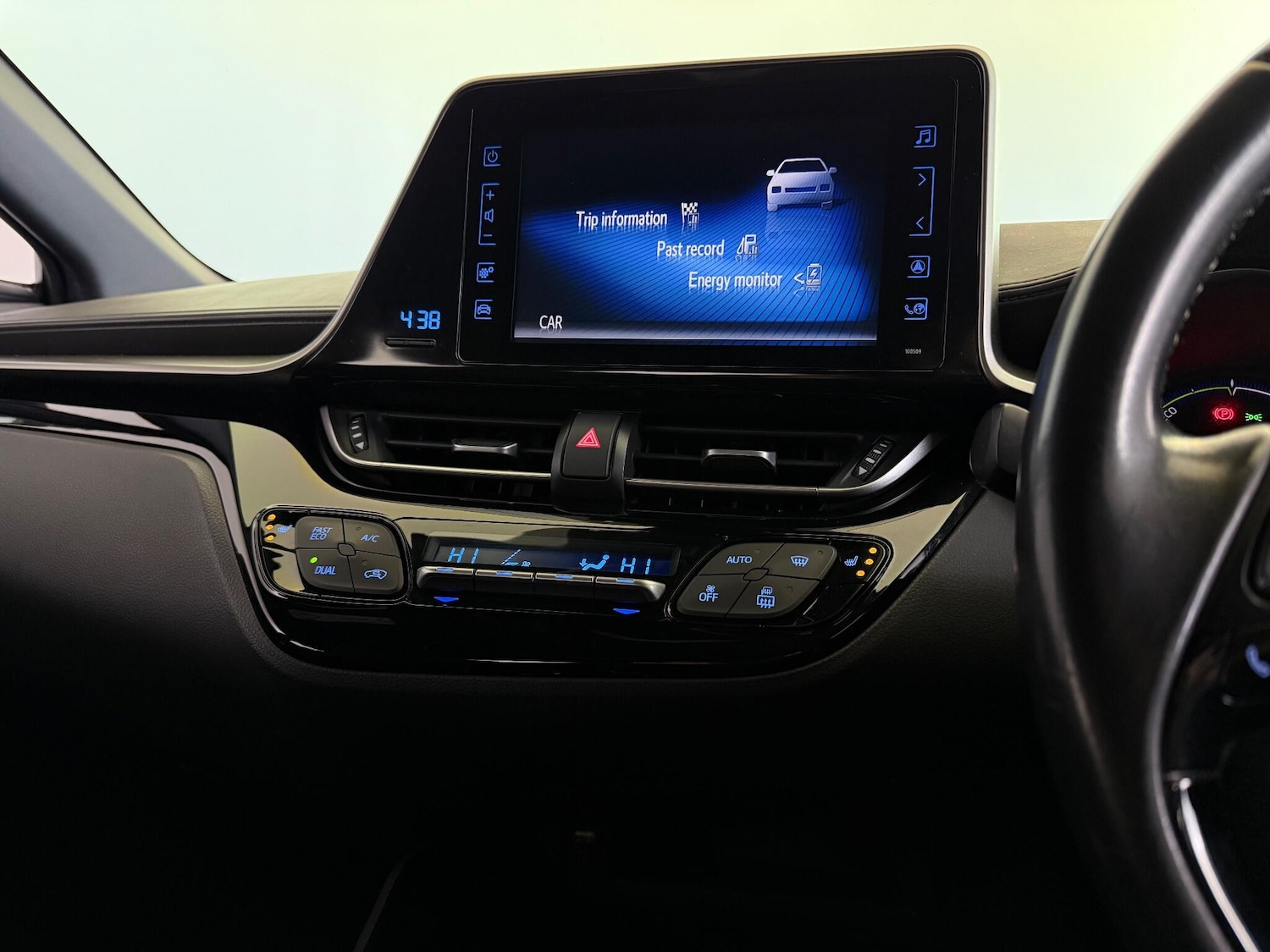 Used Toyota C-HR 2018 for sale - 77182550: Photo 25