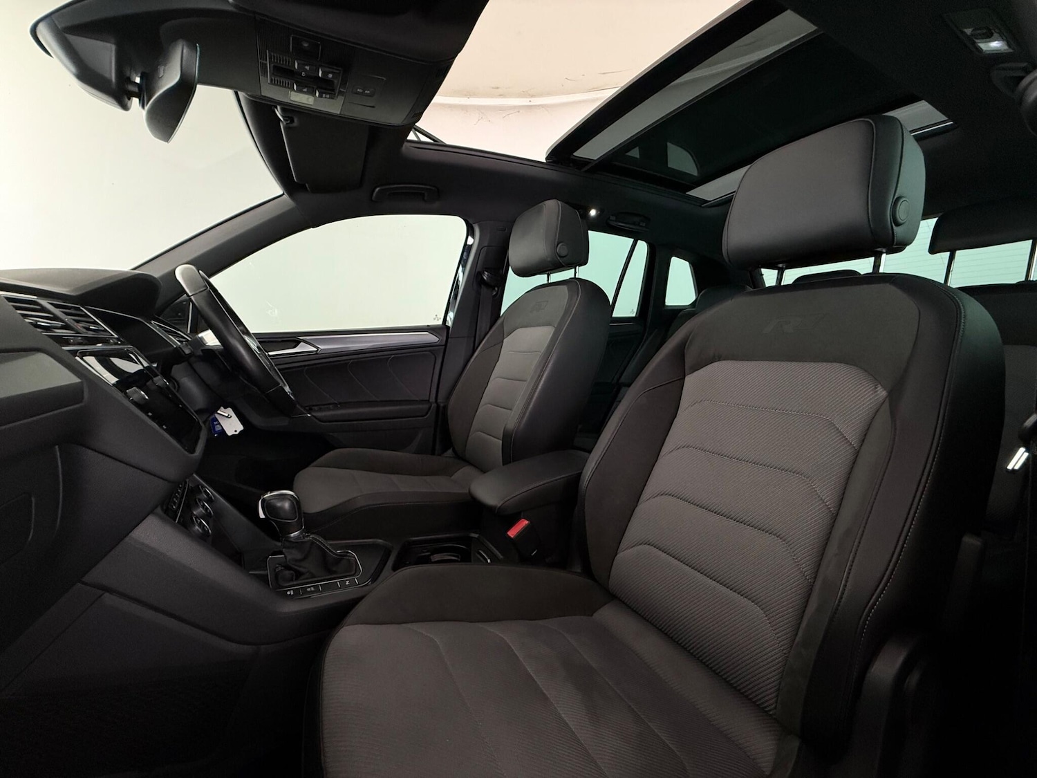 Used Volkswagen Tiguan 2018 for sale - 77659182: Photo 11