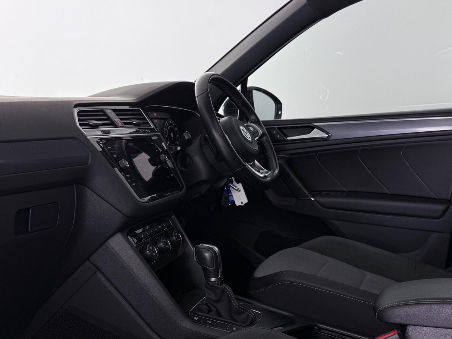 Used Volkswagen Tiguan 2018 for sale - 77659182: Photo 16