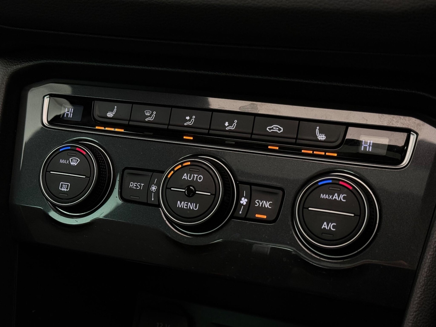 Used Volkswagen Tiguan 2018 for sale - 77659182: Photo 32