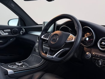 Used Mercedes-Benz GLC 2019 for sale - 78742092: Photo