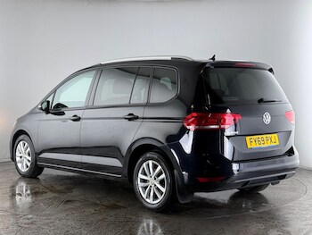 Used Volkswagen Touran 2019 for sale - 77259496: Photo