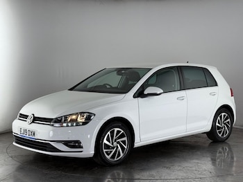 Used Volkswagen Golf 2019 for sale - 75753136: Photo