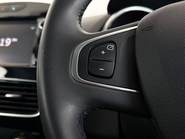 Used Renault Clio 2018 for sale - 75654363: Photo 19