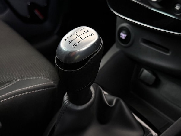 Used Renault Clio 2018 for sale - 75654363: Photo 33
