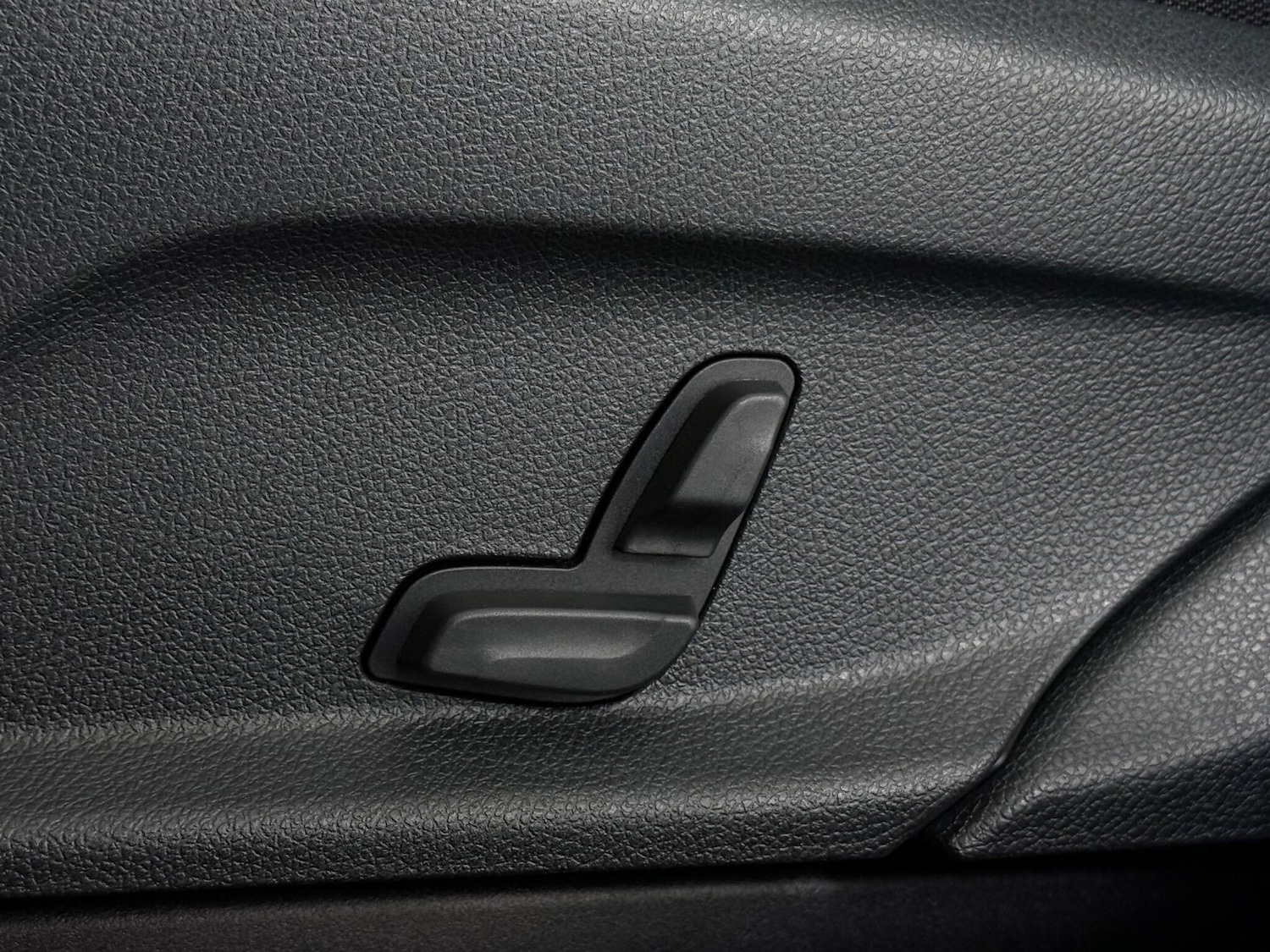 Used Mercedes-Benz GLC 2019 for sale - 77359331: Photo 16