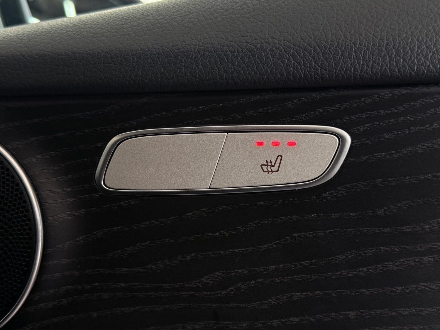 Used Mercedes-Benz GLC 2019 for sale - 77359331: Photo 17