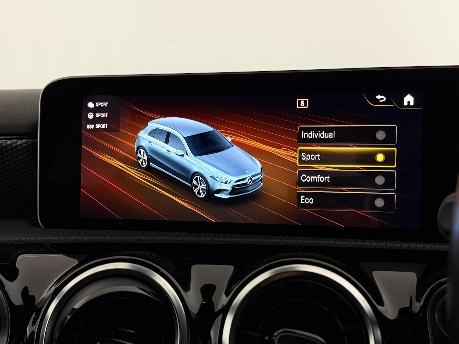 Used Mercedes-Benz A-Class 2018 for sale - 77182423: Photo 23