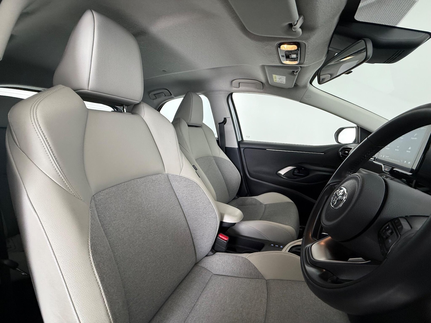 Used Toyota Yaris 2022 for sale - 77932457: Photo 10