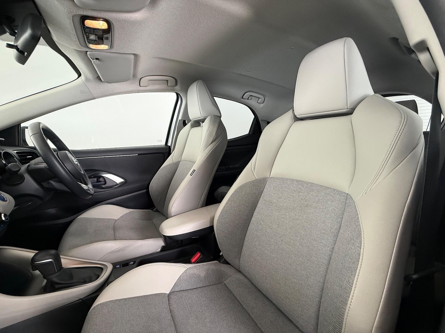 Used Toyota Yaris 2022 for sale - 77932457: Photo 11