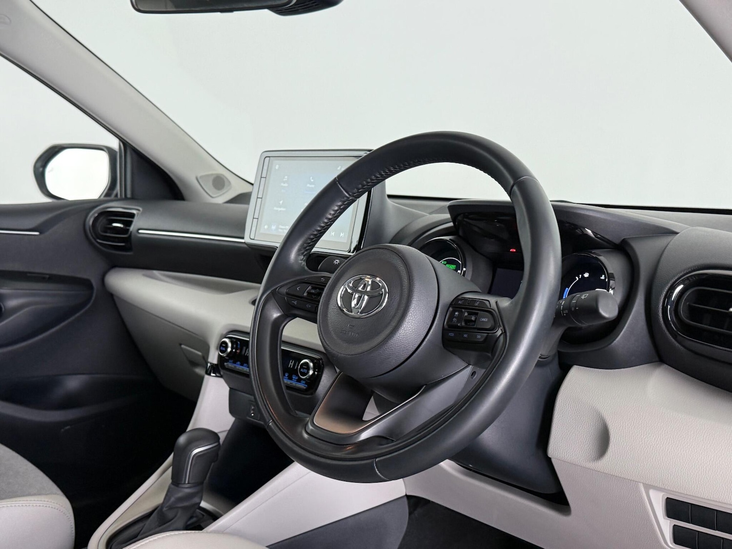 Used Toyota Yaris 2022 for sale - 77932457: Photo 17