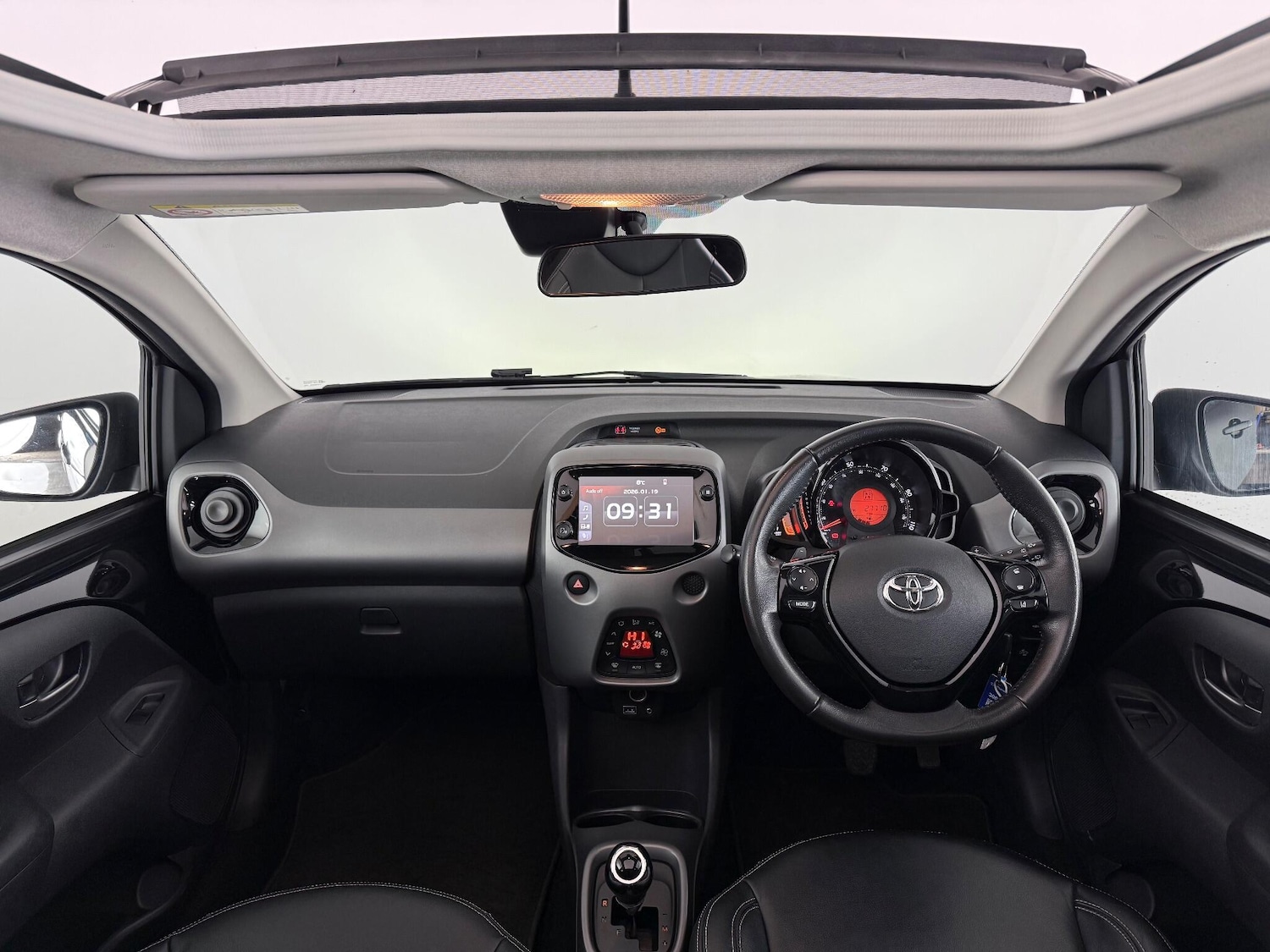 Used Toyota AYGO 2021 for sale - 77247026: Photo 12