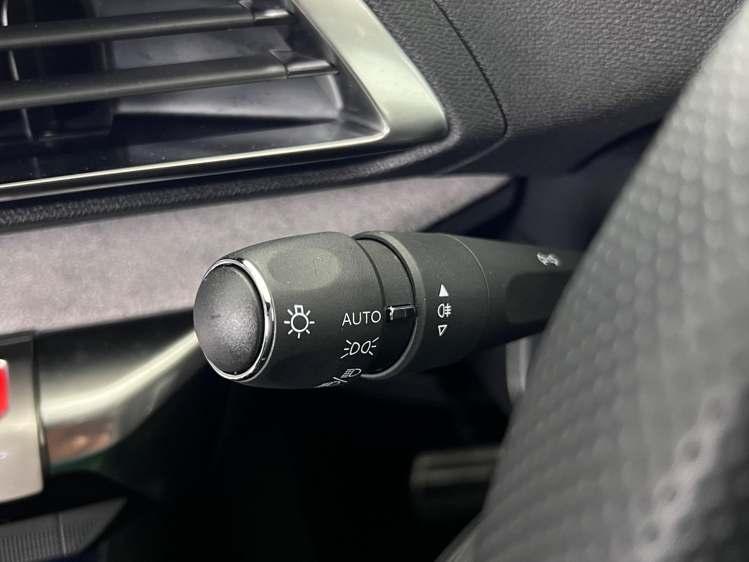 Used Peugeot 3008 2023 for sale - 77182750: Photo 21