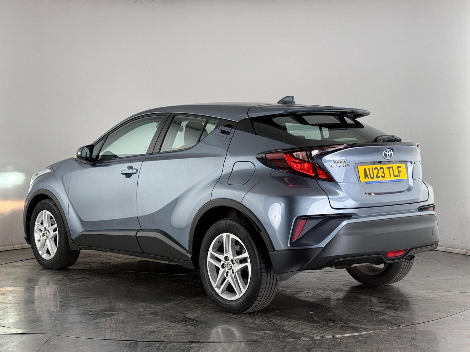 Used Toyota C-HR 2023 for sale - 77769874: Photo 4