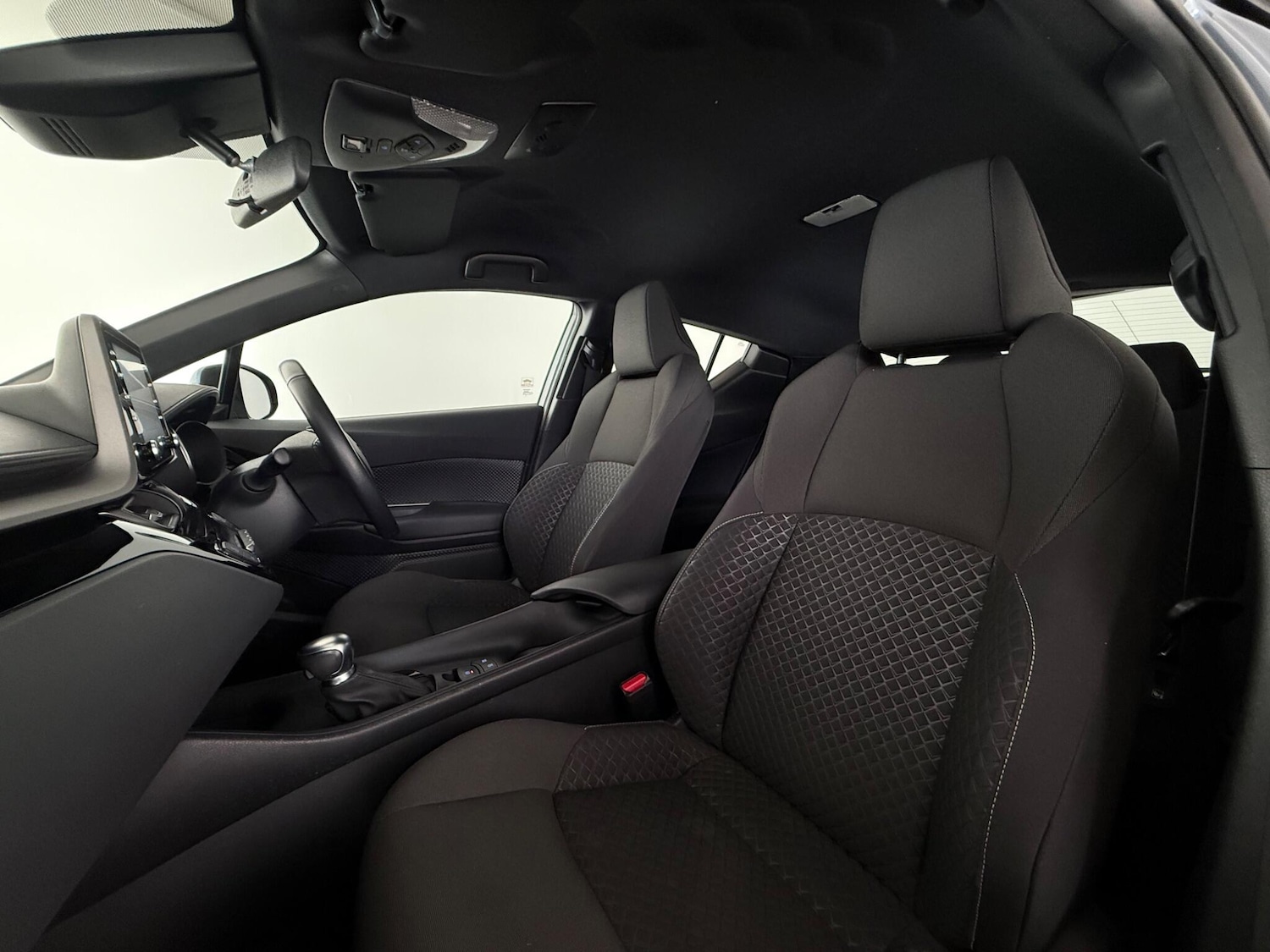 Used Toyota C-HR 2023 for sale - 77769874: Photo 9