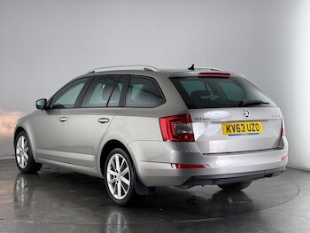 Used Skoda Octavia 2013 for sale - 77280082: Photo