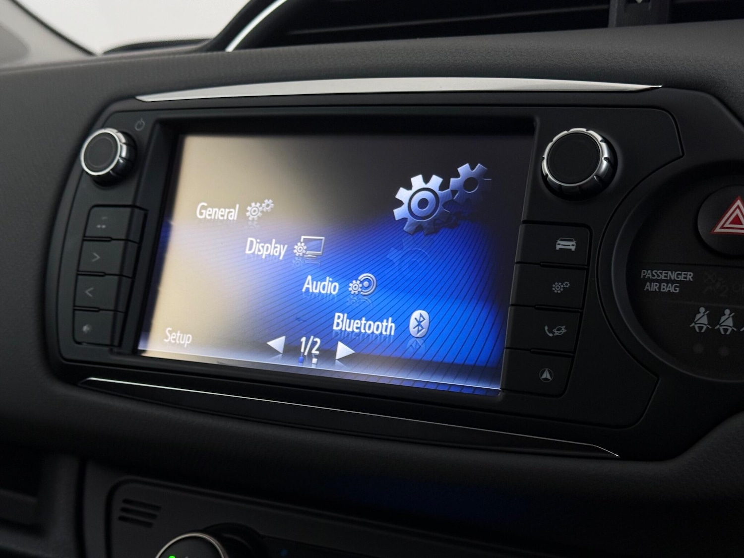 Used Toyota Yaris 2016 for sale - 77259945: Photo 22