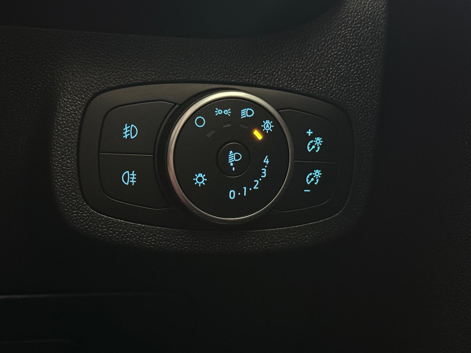 Used Ford Fiesta 2020 for sale - 77222695: Photo 32