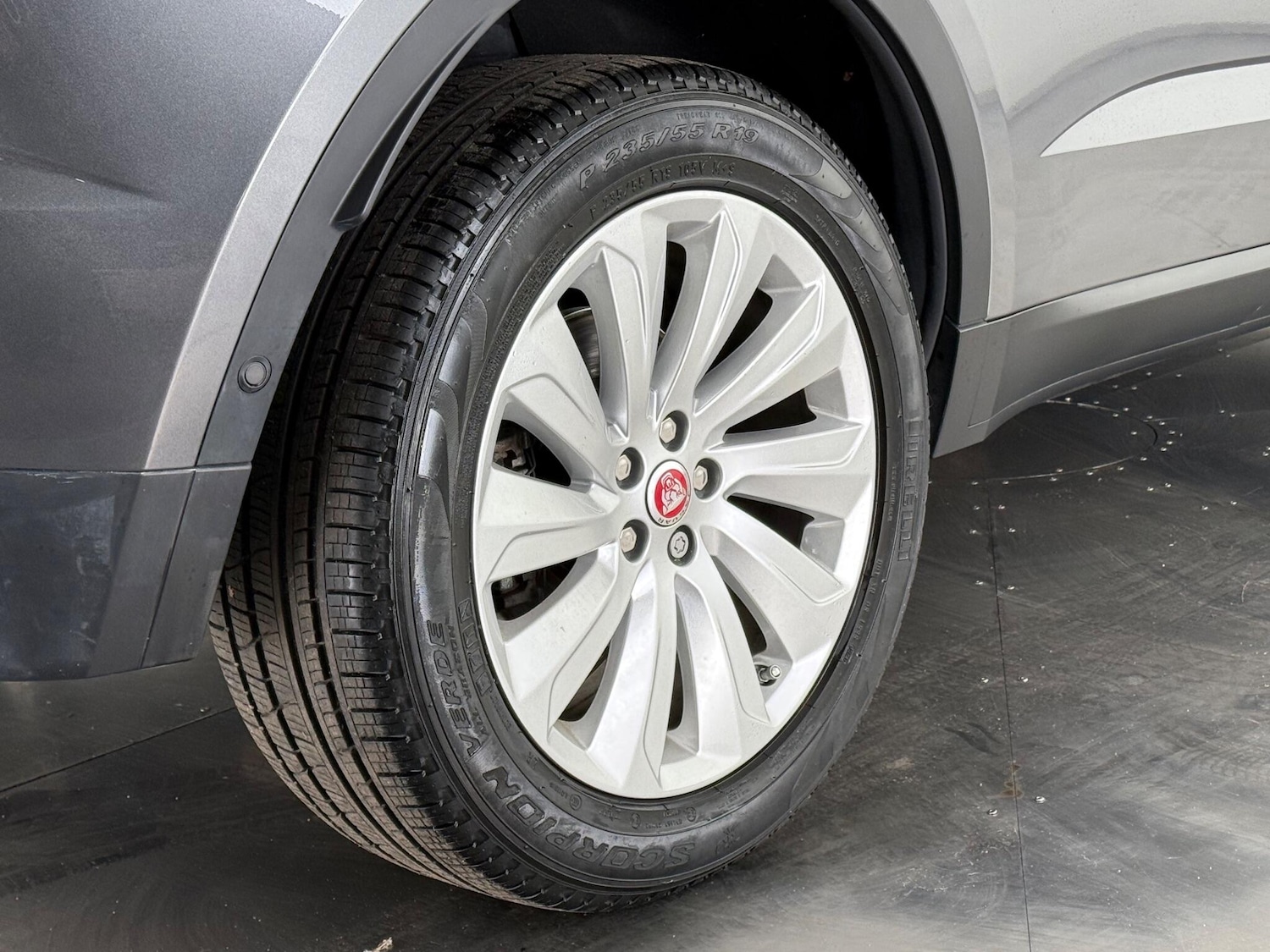 Used Jaguar E-Pace 2018 for sale - 76608150: Photo 10