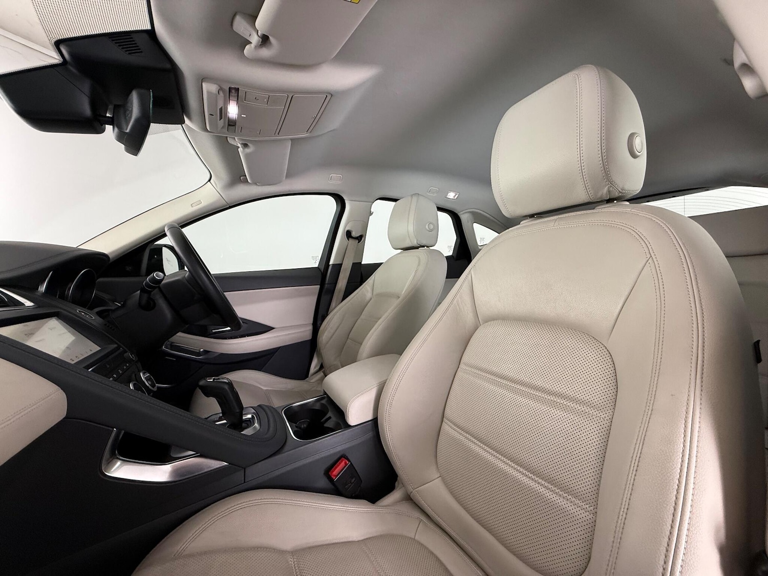 Used Jaguar E-Pace 2018 for sale - 76608150: Photo 15