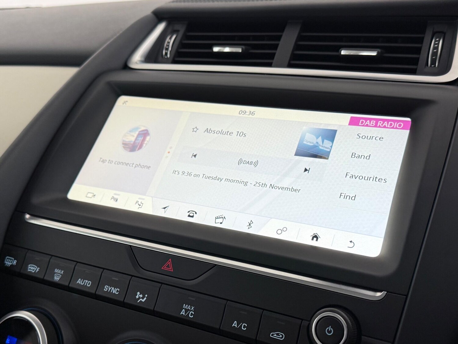 Used Jaguar E-Pace 2018 for sale - 76608150: Photo 30